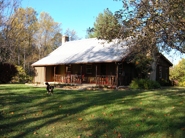 River Rhys Cabin is located in Pilot Mountain, NC in the Yadkin Valley