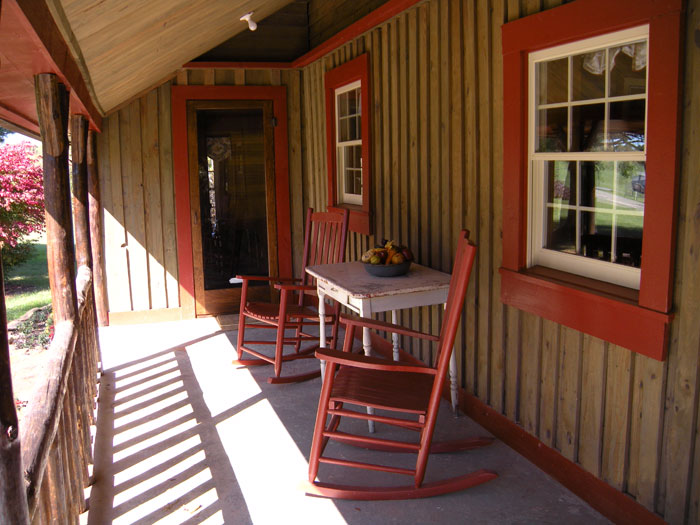 River Rhys Cabin is located in Pilot Mountain, NC in the Yadkin Valley